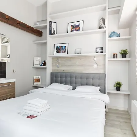 Jardin Du Luxembourg With Balcony - Cityapartmentstay